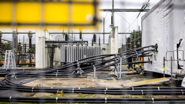 Overvol stroomnet zorgt voor stress bij wachtende ondernemer Marc: krijgt hij op tijd stroom?