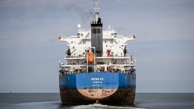 Groot personeelstekort in de Rotterdamse haven: 'Het is niet meer sexy'