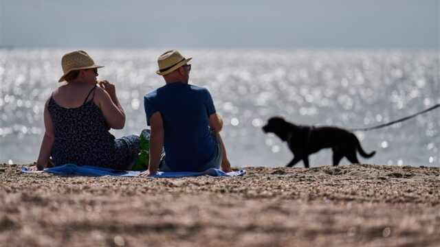 Waarom houden we zo vast aan monogamie?