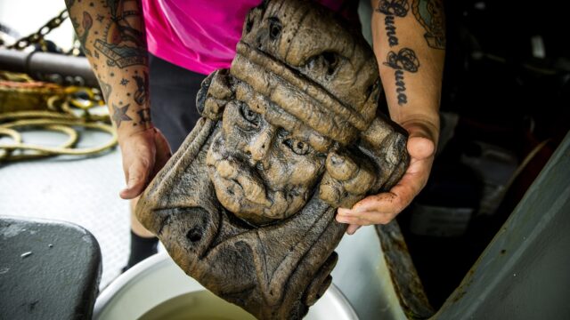 Eeuwenoud houten beeld komt van oorlogsschip VOC