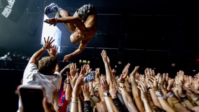 Met hersenschudding op Lowlands: ervaar het voor de wetenschap