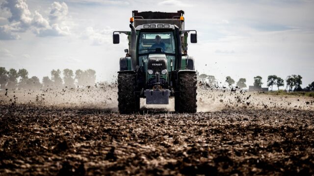 “Non esiste prova scientifica di rigidi standard sui fertilizzanti nei Paesi Bassi”. “Non esiste prova scientifica di rigidi standard sui fertilizzanti nei Paesi Bassi”.