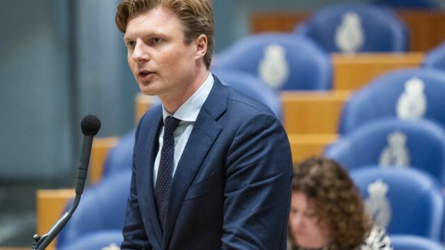 Ruben Brekelmans (VVD) uit forse kritiek op ICC-aanklager: 'Netanyahu en Hamasleiders absoluut niet op dezelfde voet plaatsen'