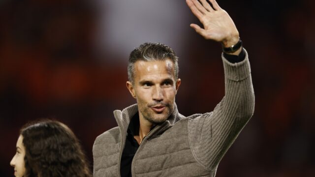 Robin van Persie nieuwe hoofdtrainer SC Heerenveen: 'Echt heel leuk'