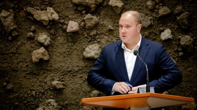 'Gedupeerden toeslagenschandaal de dupe van wet tegen schijnzelfstandigheid'