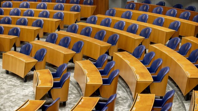 Grensoverschrijdend gedrag in de Tweede Kamer: 'Heftige werkdruk is geen excuus'