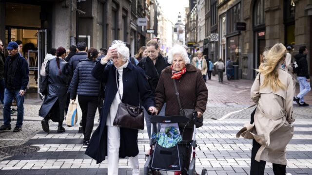 Hoe ziet de wereldwijde vergrijzing er uit? Tweehonderd fotografen leggen het vast