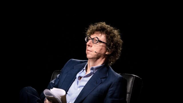 Arnon Grunberg maakt zich geen illusies: 'EU is niet veel beter voor migranten dan de VS'