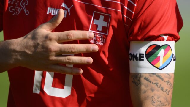 Podcast De Schaduwspits is terug: 'Voetbalwereld nog heel conservatief'