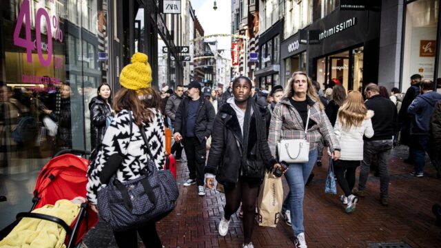 CBS: voor het eerst meer webwinkels dan fysieke winkels