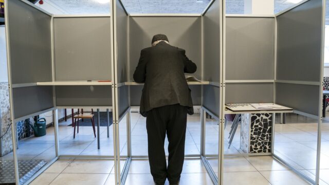 Hoeveel democratie blijft er lokaal over? 'Steeds meer wordt besloten in Den Haag, terwijl de gevolgen lokaal landen'