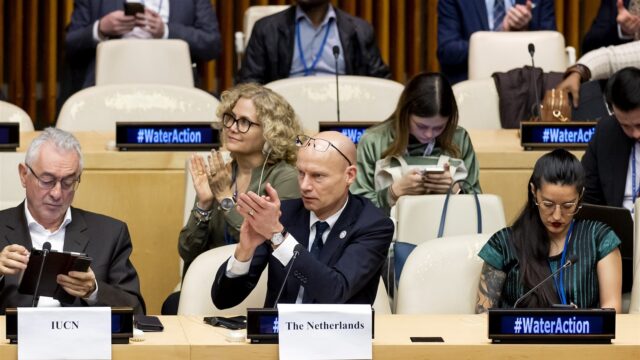 VN-watergezant Ovink pleit voor 'Blue Deal': 'Schoon water staat aan basis van ontwikkeling'
