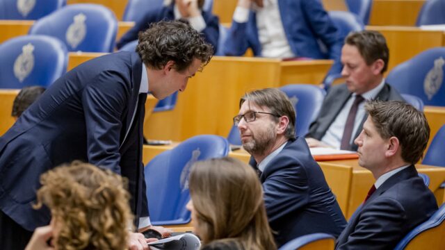 Hoe overleef je de Tweede Kamer? 'Je hóéft niet op sociale media'