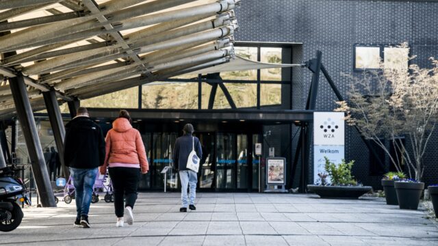 Verdachte verpleegkundige 30 dagen langer vast: 'Het afwachten is enorm kwellend'