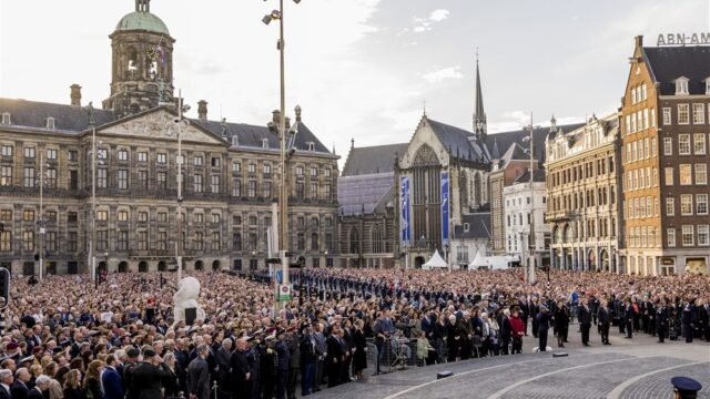 Stand.nl: 'De Nationale Dodenherdenking moet vrij toegankelijk zijn'