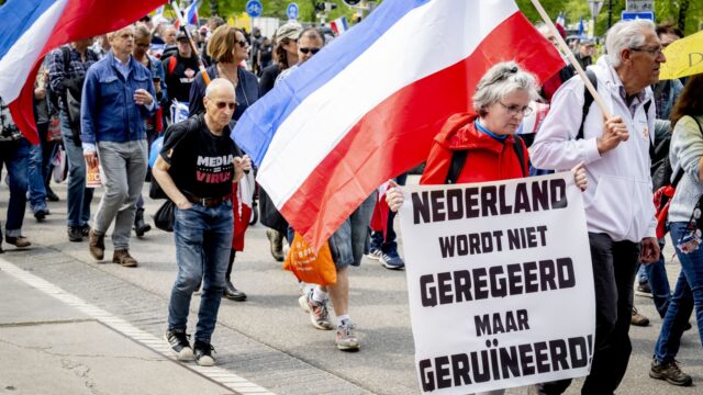 Wat is de politieke invloed van de groeiende groep soevereinen?