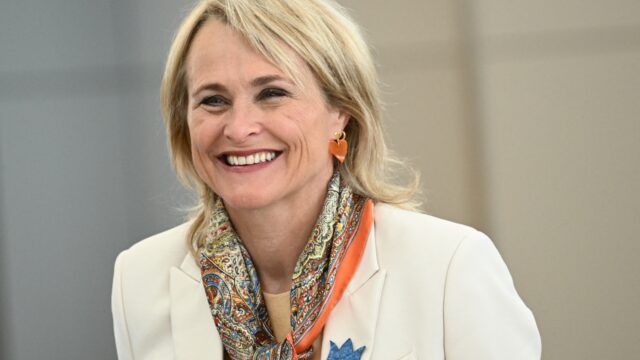 KLM-topvrouw geeft toe: 'Niet aan alle voorwaarden gehouden bij coronasteun'