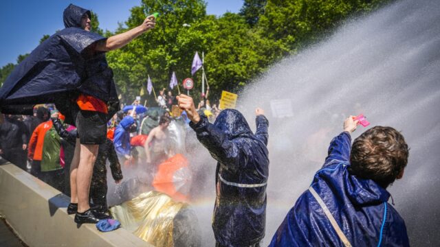 'Waarom geen Veilig Thuis-meldingen bij boerenprotesten?'