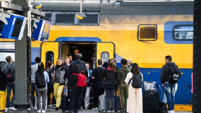 Stand.nl: 'Treinkaartjes duurder maken in de spits is een goed idee'
