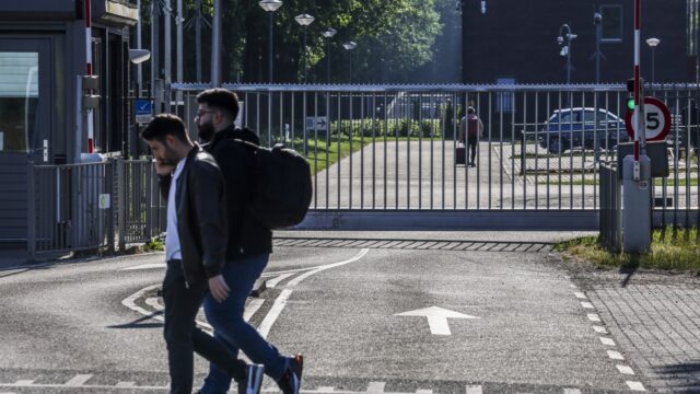 Protest tegen opvang van minderjarige en alleenstaande asielzoekers in Heemstede