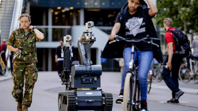 Ontmanteling vliegtuigbom WO II in Rotterdam: 1100 mensen geëvacueerd