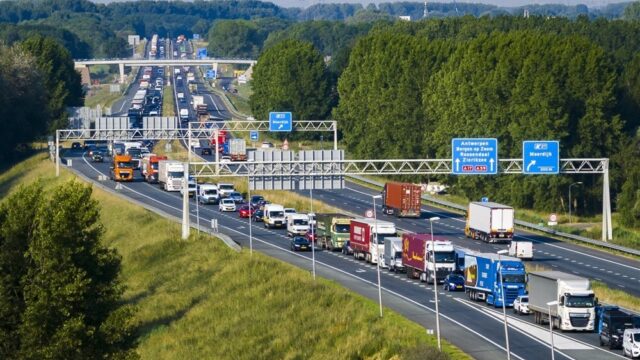 Dit is waarom de files alleen maar langer worden