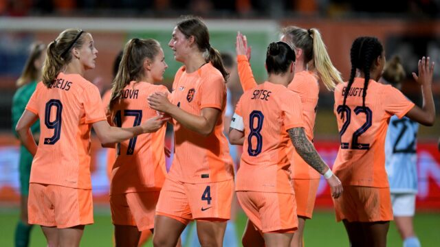 Dit brengt de Oranjeleeuwinnen dichterbij de winst, zegt deze prestatiecoach