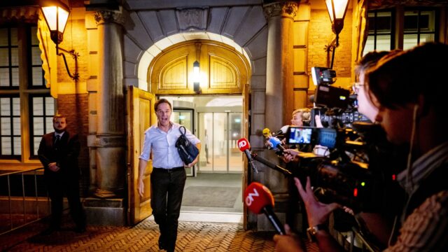 Opstelling Mark Rutte: 'Hij ziet politiek als een spel'