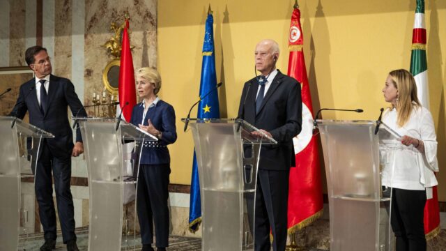 L’accordo con la Tunisia non ha ancora funzionato: il numero degli immigrati è salito alle stelle L’accordo con la Tunisia non ha ancora funzionato: il numero degli immigrati è salito alle stelle