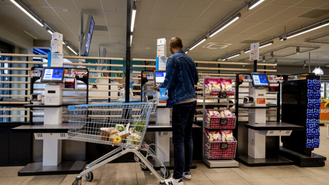 Zelfscan, zelfschuld? Hoe de klant ineens verdachte werd in de supermarkt