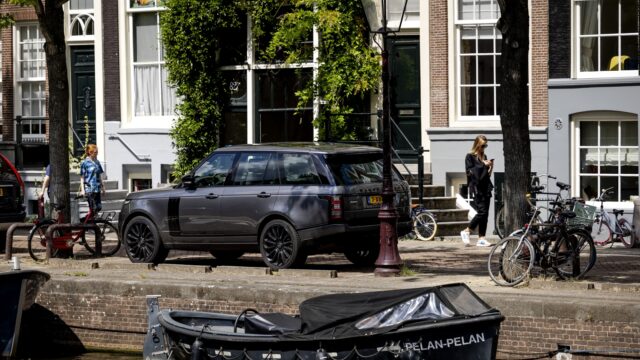Groot, breed en een hoge instap: SUV's populairder dan ooit, maar fietsende kinderen zijn in gevaar