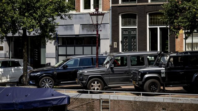Wethouder verkeer Amsterdam: 'Een SUV is natuurlijk helemaal niet nodig in Nederland'