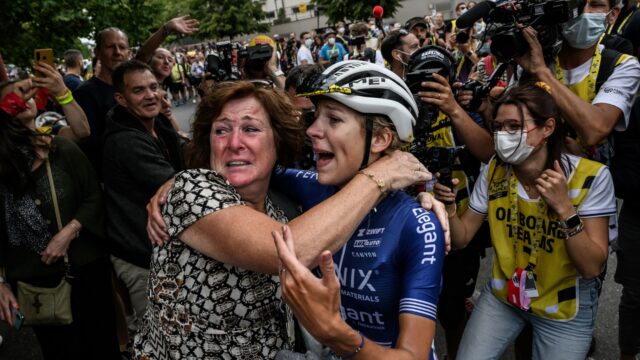 Kastelijn apetrots na ritzege in Tour: 'Niet voor iedereen weggelegd'