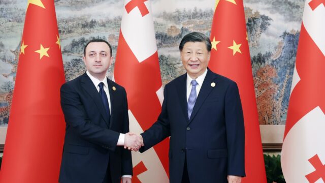 China en Georgië halen banden aan: 'China wil een nieuwe zijderoute aanleggen'