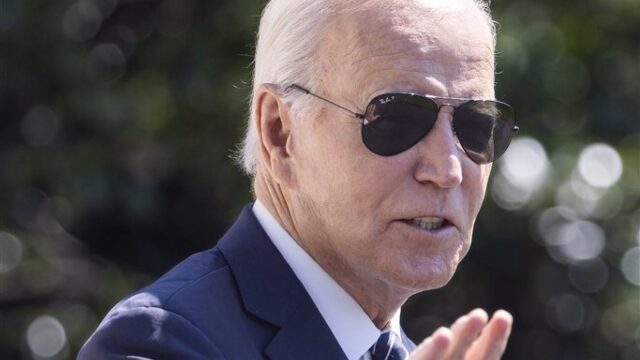 Podcast De Dag: Biden en Trumps slag om de fabrieksarbeider