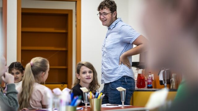 Stand.nl: 'De lerarenopleiding moet gratis worden'
