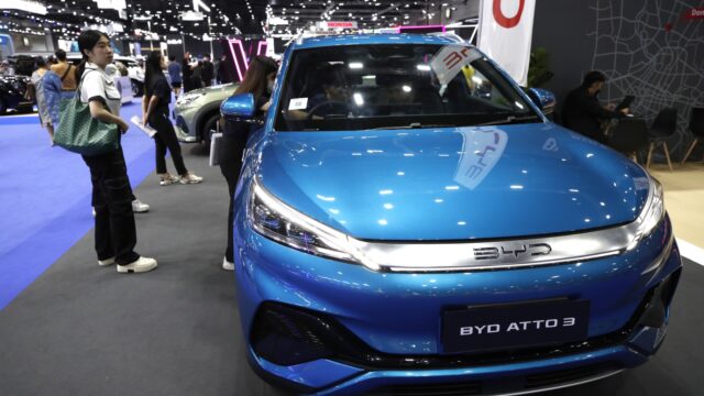 Chinese elektrische auto’s steeds populairder, maar 'het zijn stofzuigers van data'