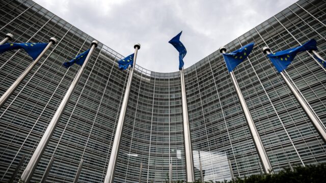 De Europese Unie overtreedt eigen regels voor ontwikkelingshulp