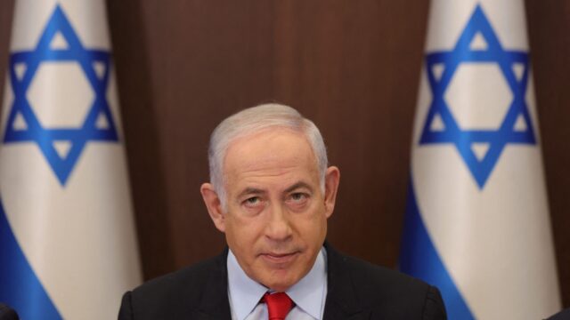 Kritiek op Netanyahu zwelt aan: 'Bezoek aan rampgebied komt veel te laat'