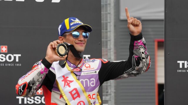 MotoGP gestaakt na hevige regenval, Veijer rijdt weer in de punten in Moto3