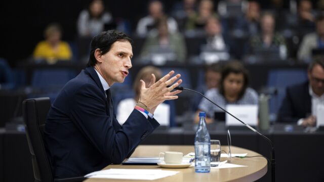 GroenLinks-Europarlementariër Bas Eickhout viert aanstelling Wopke Hoekstra