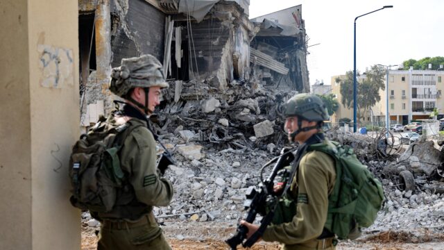 Onrust houdt aan: nachtelijke aanvallen op Gaza en beschietingen vanuit Libanon op Israël