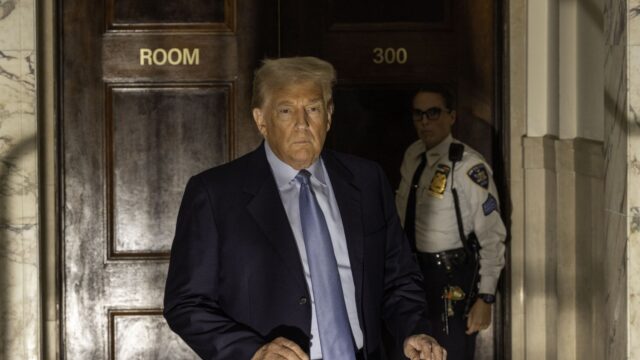 Rechtszaken Trump: 'Zelfs vanuit de gevangenis kan hij nog president worden'