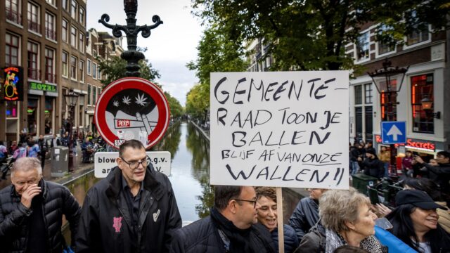 Het erotisch centrum: dé oplossing tegen oplopend toerisme, of een verschuiving van het morele vacuüm?