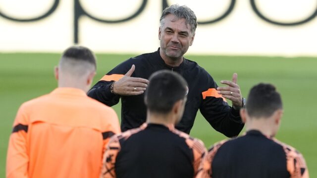 Ooit vluchtte Marino Pusic zelf voor de oorlog, nu is hij voetbaltrainer in Oekraïne