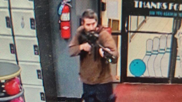Schutter dringt bowlingbaan en eetcafé binnen in VS: zeker 22 doden