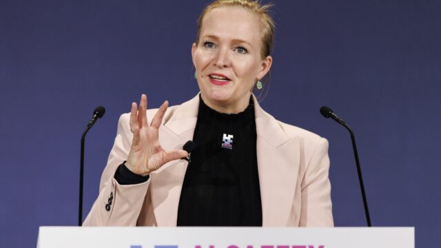 Marietje Schaake waarschuwt voor razendsnelle ontwikkeling AI: 'Zijn experts die zeggen dat dit het einde van de mensheid kan betekenen'
