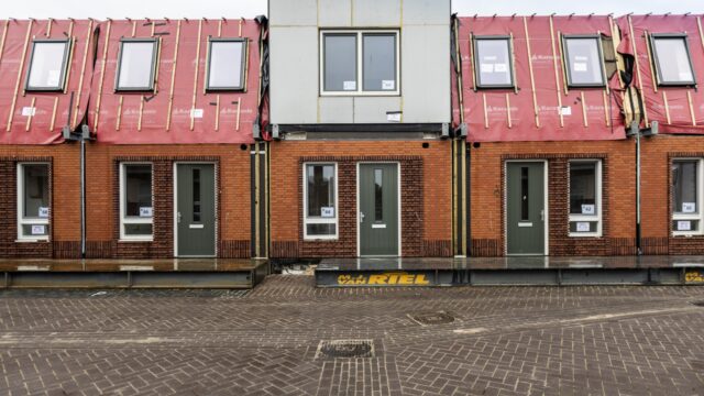 Woningbouw is een belangrijk thema bij de verkiezingen, maar kan het stroomnetwerk het wel aan?