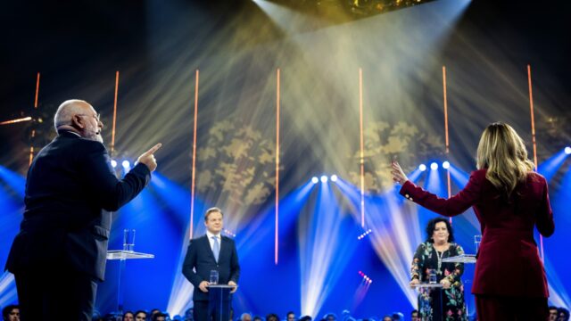 Moeten politici tijdens debatten gefactcheckt worden?