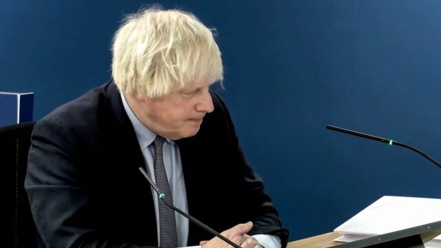 Podcast De Dag: de kalme Boris Johnson tijdens de coronaverhoren